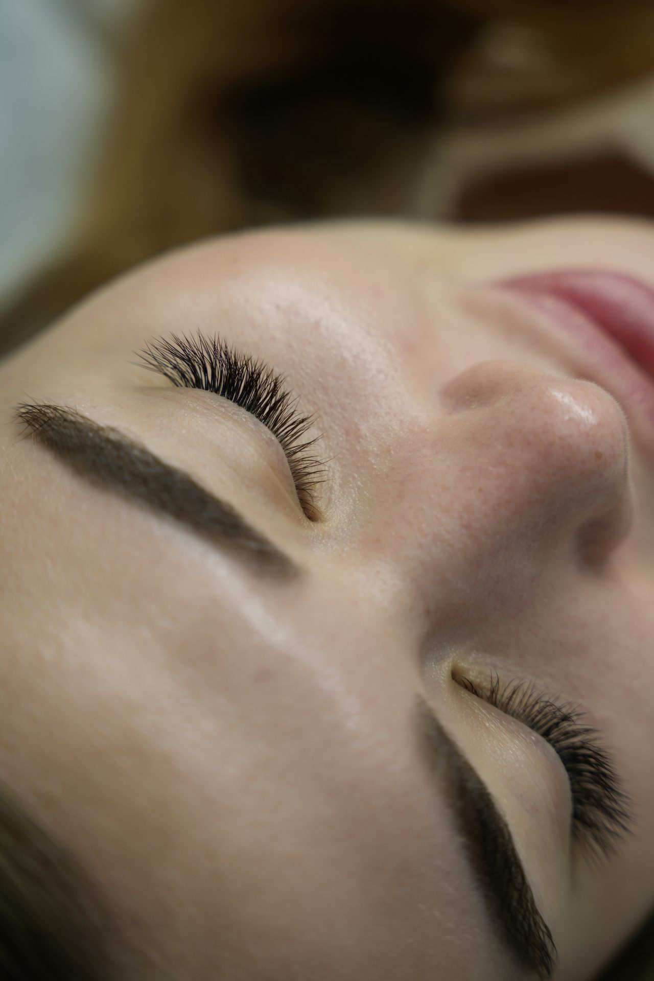 Russian Volume Lashes: The Complete Guide